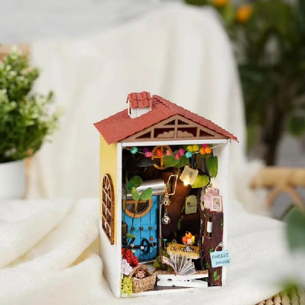 Rolife | Miniatuur huisje: Borrowed Garden - 16 cm