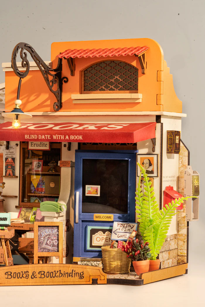 Rolife | Miniatuur winkeltje: Corner bookstore - 19 cm