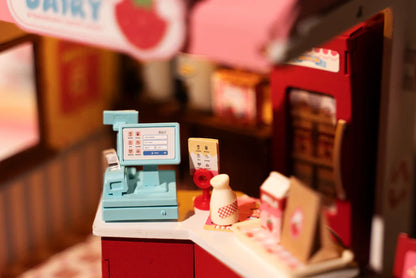 Rolife | Miniature shop: Strawberry Milk box - 15 cm