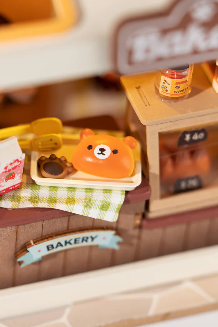 Rolife | Miniature shop: Teddy's breadbox - 15 cm