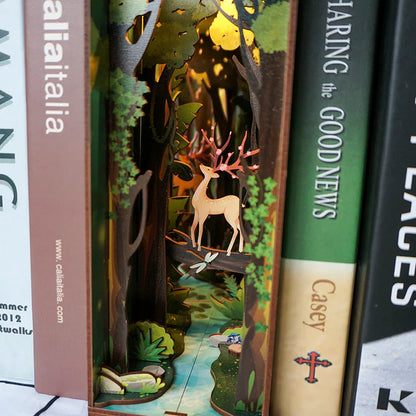 Tone Cheer | Book nook: Story of the forest 24 cm